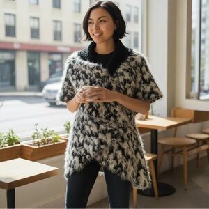 Sioni, Liquid Women’s Fuzzy/Furry Black&White Shrug Sweater Short Sleeve Sz.S/M